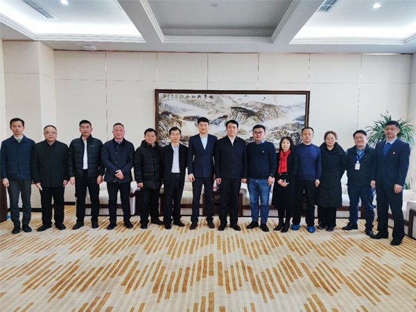 董事长田金亮在德州华科半导体接待德州市人大常委会副主任、德城区委书记张泽中及相关单位负责人一行考察参观