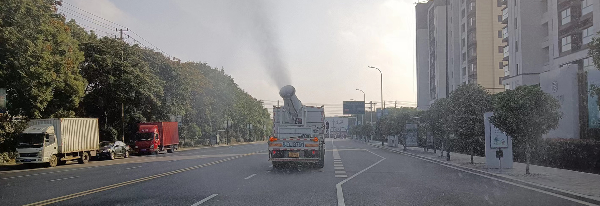 霧炮車(chē)噴霧除塵