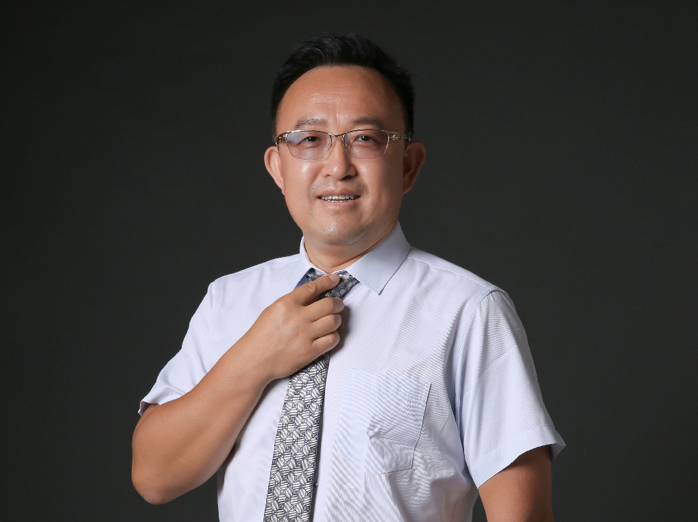李强