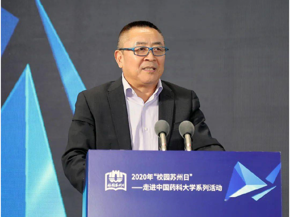 李君宁