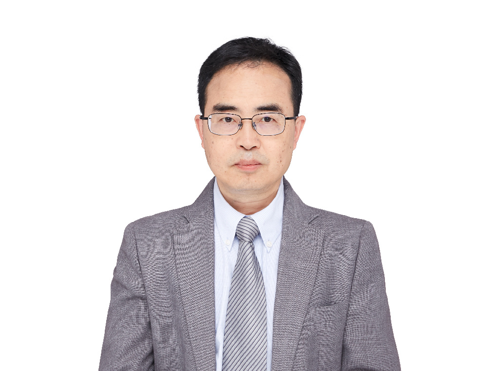 温　弘