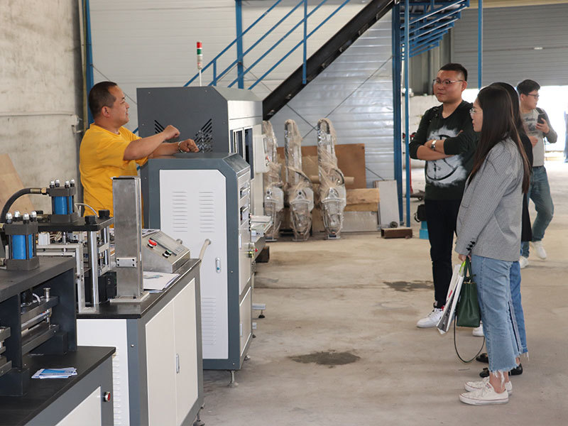 Jiangsu customers visit the factory