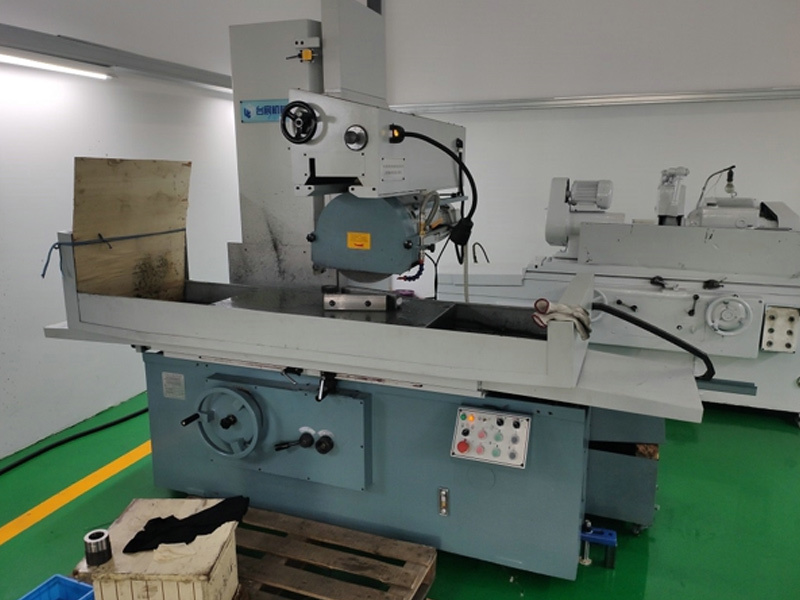 M7150 Horizontal Shaft Moment Table Surface Grinder M7150 Horizontal Shaft Moment Table Surface Grinder