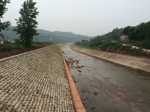 遠(yuǎn)安縣鞏河汪家河河道治理工程通過(guò)合同工程完工驗(yàn)收
