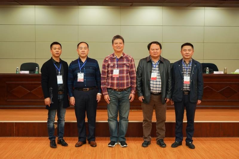 熱烈祝賀公司董事長洪江新同志當(dāng)選宜昌市水利工程建設(shè)協(xié)會副會長