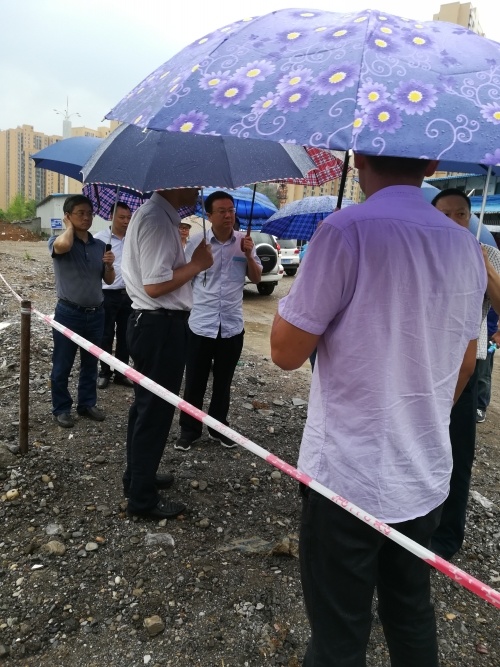 熱烈歡迎省水利廳黨組成員、副廳長(zhǎng)趙金河一行來(lái)興山縣香溪河流域古夫河段防洪綜合整治工程工地檢查指導(dǎo)工作