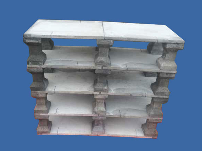 Silicon nitride bonded silicon carbide-kiln furniture