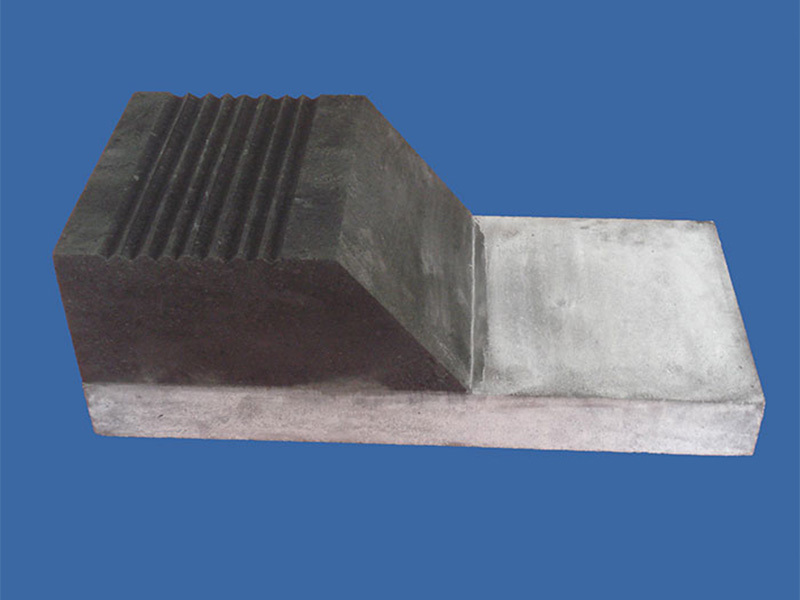 Silicon nitride bonded silicon carbide- side composite block for electrolytic aluminum tank