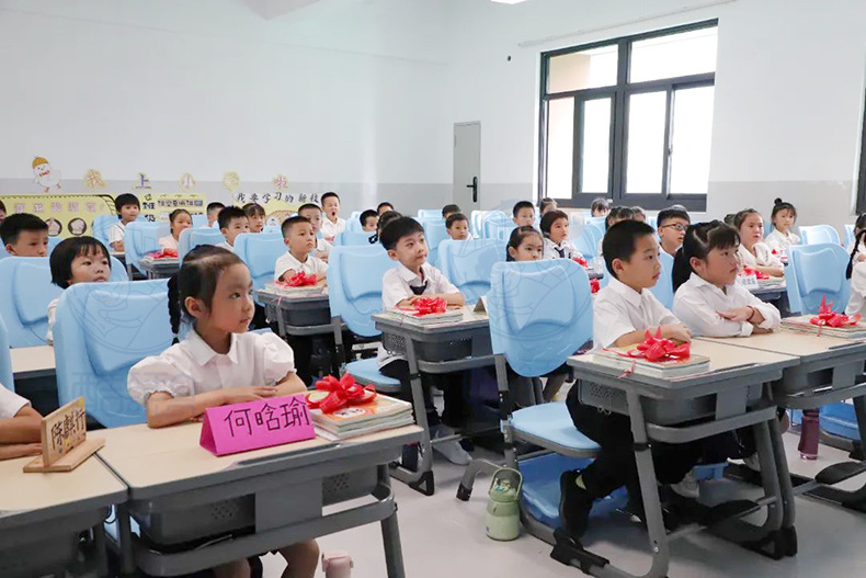 漳州高新区实验小学酷憩午休课桌椅项目正式完工