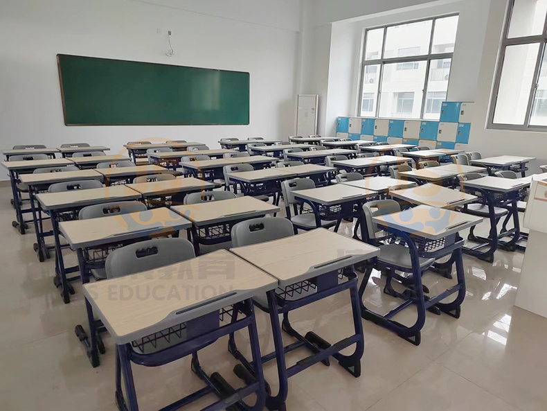 江苏省扬州技师学院课桌椅项目正式完工