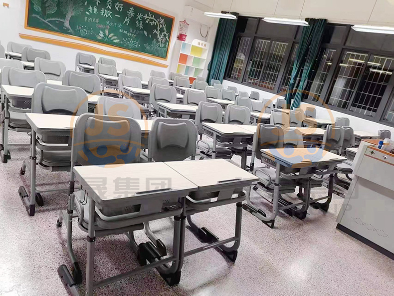 长泰区第一实验小学酷憩午休课桌椅项目正式完工