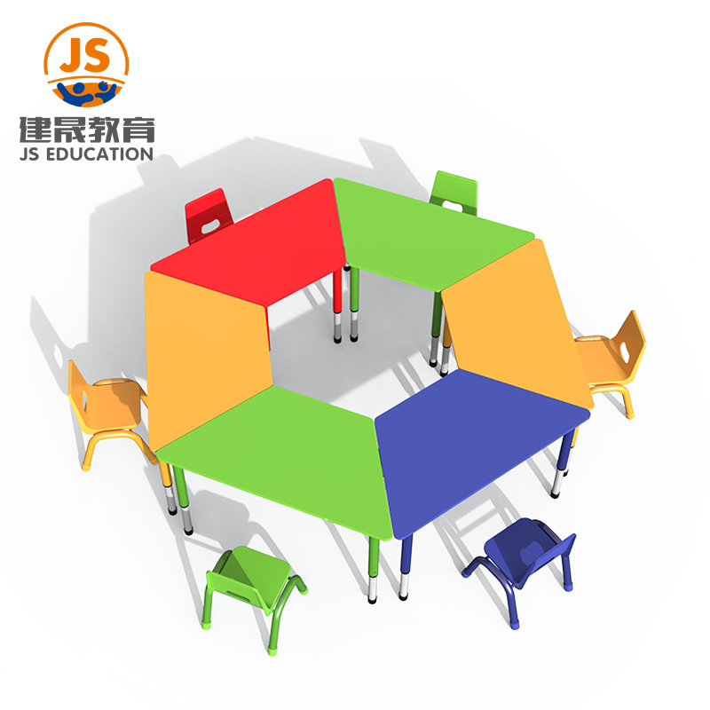 PVC幼儿园桌椅花瓣型组合课桌椅—HY0575-1