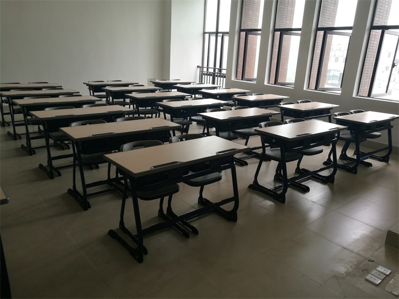 建晟家具合作项目闽南师范大学双人课桌椅案例