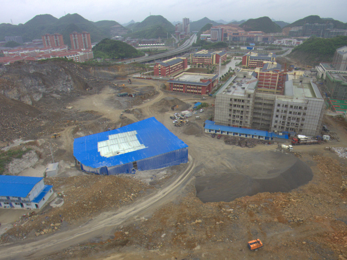 贵州民族大学人文科技学院新校区项目 2014年7月22日开工，目前施工建设中。