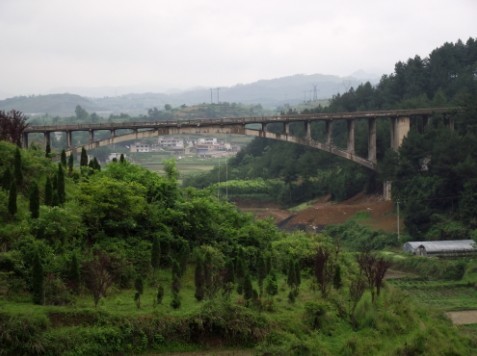 爆破前的沙沖大橋