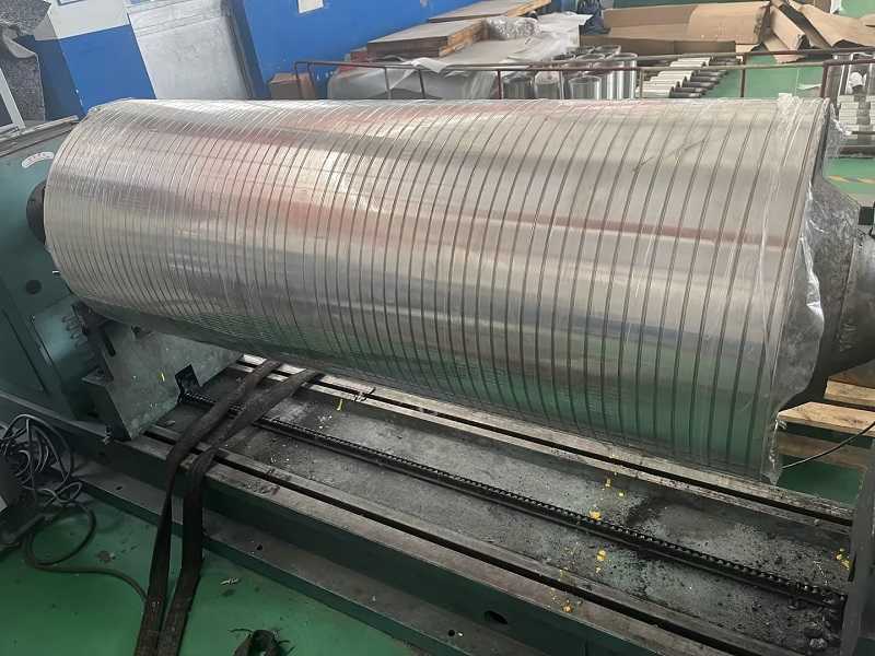 長青金屬熱噴涂公司對沉沒輥維修