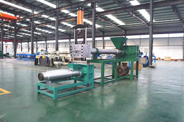 Double stage granulating line machine
