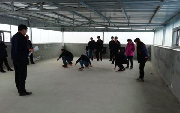 The company holds interesting winter sports meeting for its employees