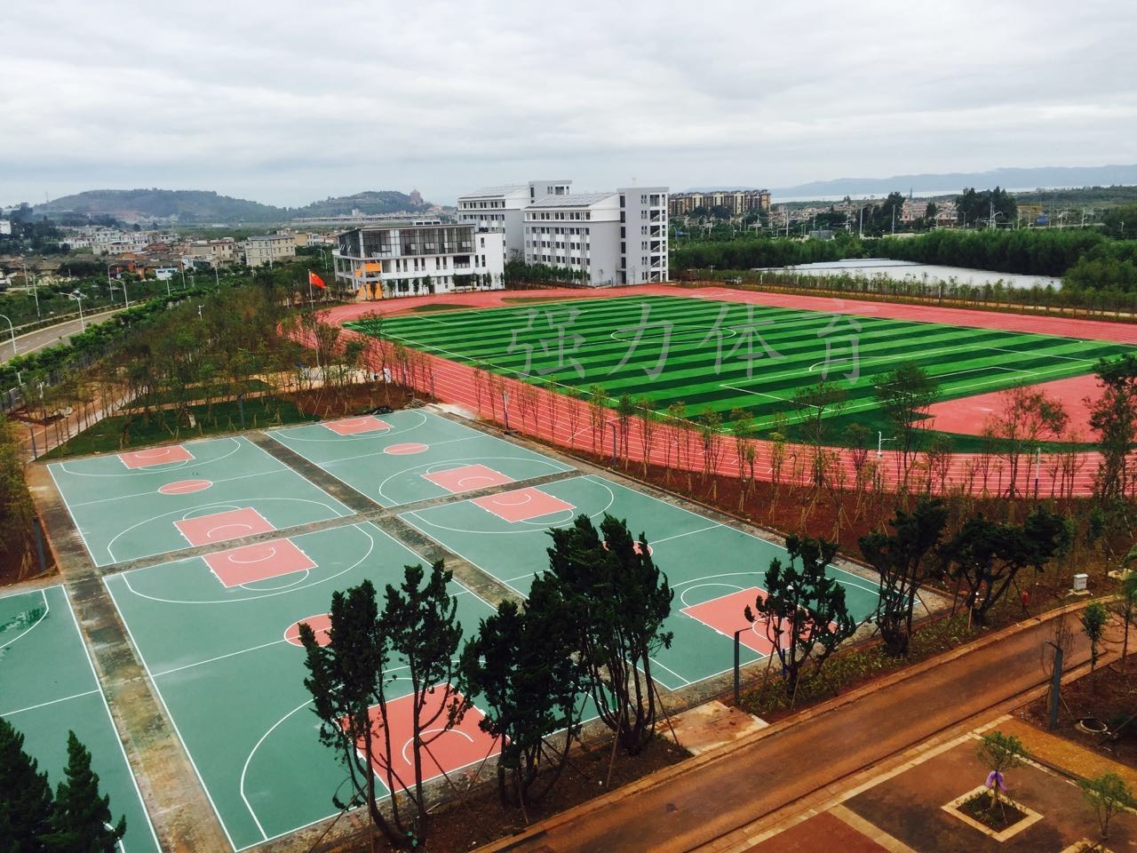 大漁中學運動場工程