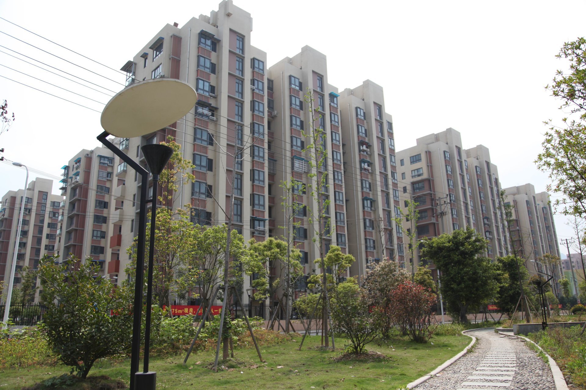 Yao Xi residential area 2.5LOW-E offline 160+12A+5 white double steel hollow.50000 square