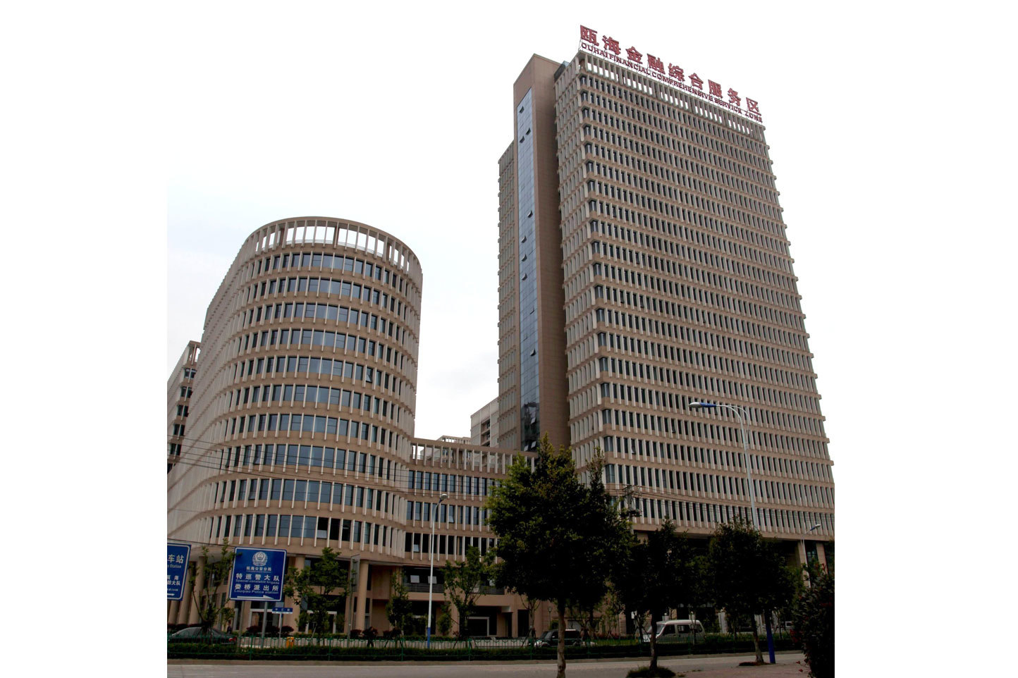 Zhejiang Wenzhou Ouhai Economic Park Headquarters Building: 6mmLXTB (light blue) 160 offline LOW-E offline; 30,000 square meters. Zhejiang Wenzhou Ouhai Economic Park Headquarters Building: 6mmLXTB (light blue) 160 offline LOW-E offline; 30,000 square meters.
