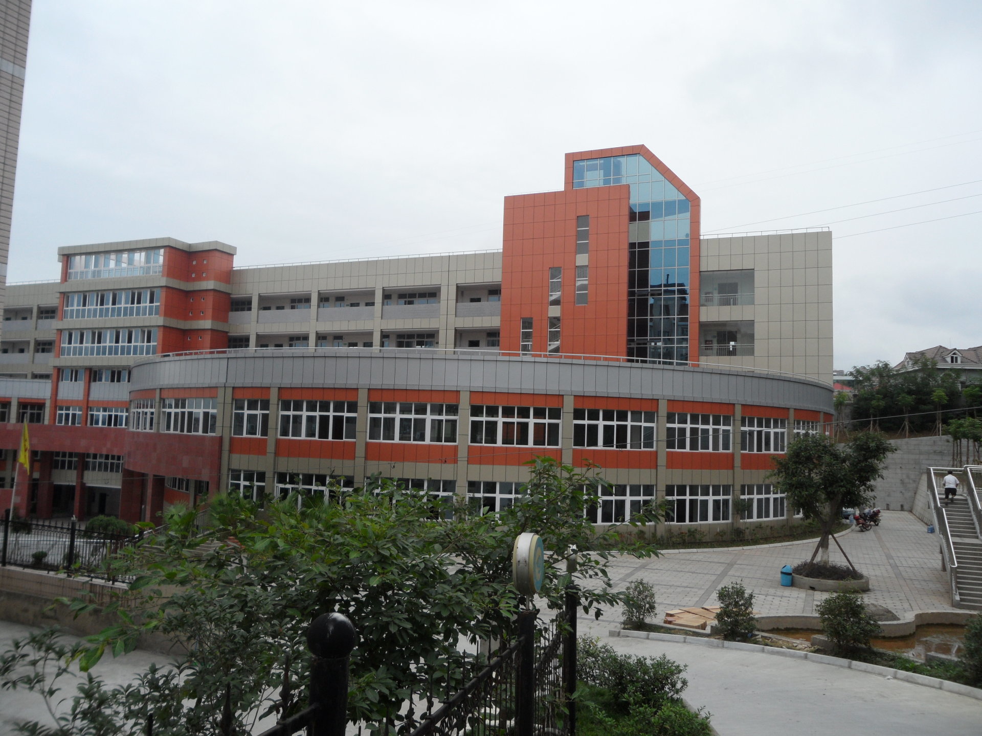 Mianyang Foreign Language Institute: 6LXTB160+6A+6㎜ colorless 3000 Mianyang Foreign Language Institute: 6LXTB160+6A+6㎜ colorless 3000