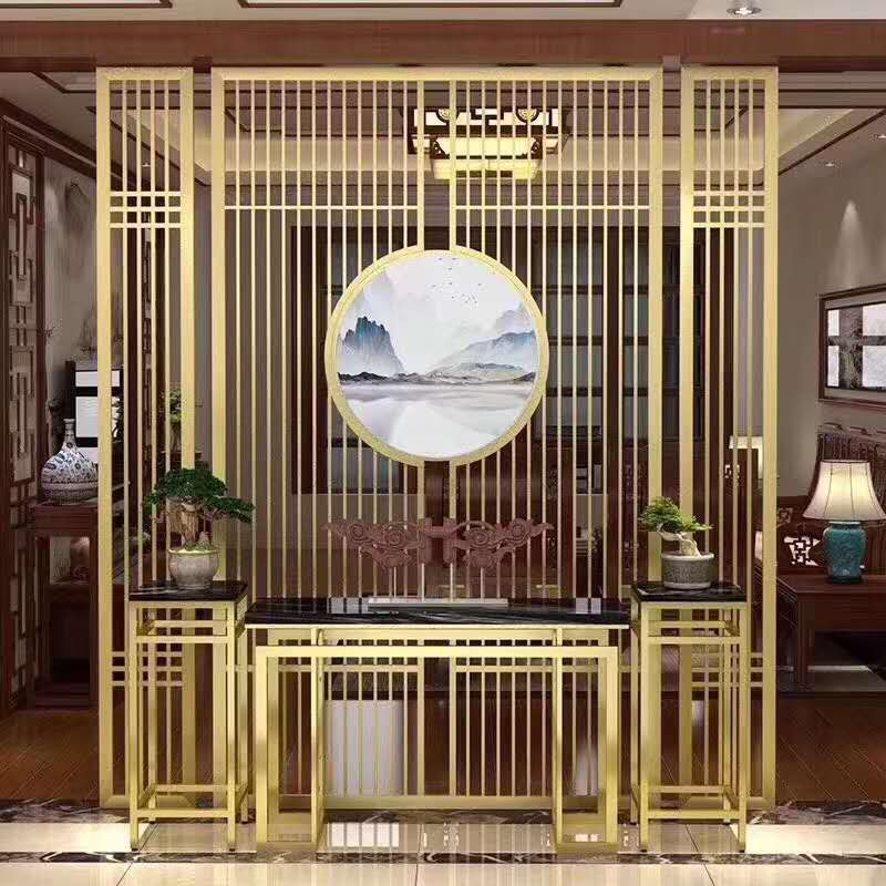 金属製の衝立飾りです