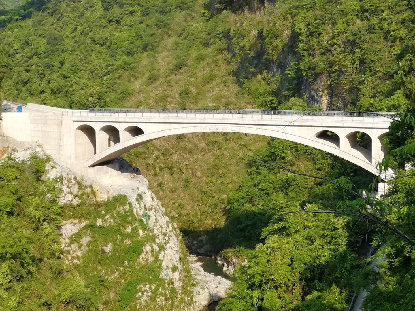 湖北宣恩县官千水库铁锁桥复建项目