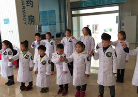 走进学校关注青少年视力健康