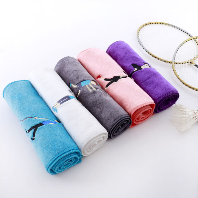 Absorbent-microfiber-sports-towel-for-running-badminton
