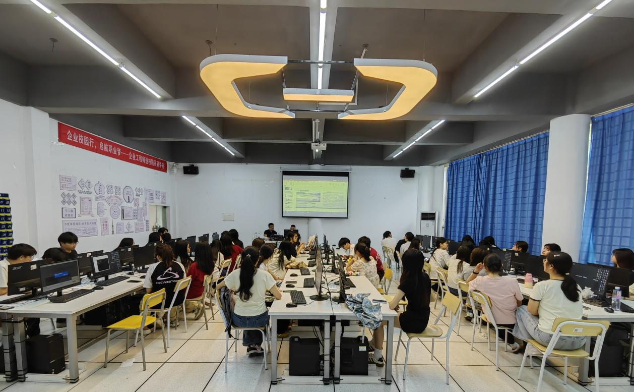 企业校园行，启航职业梦——金狮贵宾会开展“企业专家进校园”系列讲座第三讲