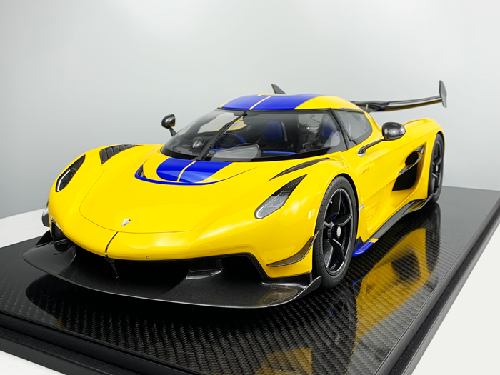 Frontiart 1/8 Koenigsegg Jesko Swedish flag yellow-FrontiArt