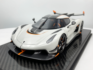 Frontiart 1/18 Koenigsegg Regera ホワイト 1/18 Frontiart Avanstyle Koenigsegg Regera (White) Resin Car