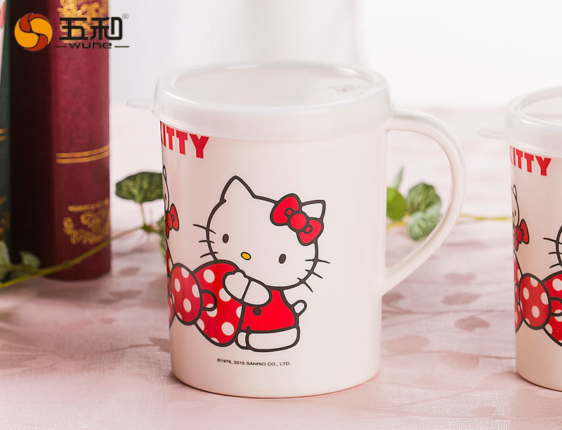 Hello Kitty cup with lid, water cup