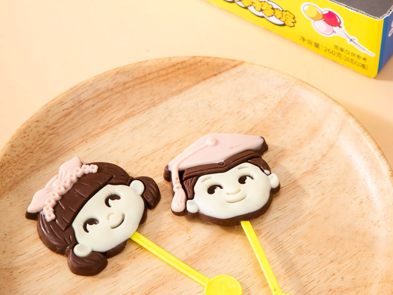 The difference between dark chocolate and white chocolate The difference between dark chocolate and white chocolate