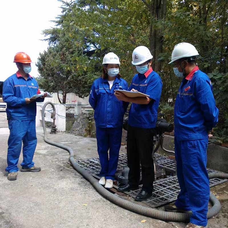中石化江蘇鎮(zhèn)江油庫覆土罐清罐、危廢處置