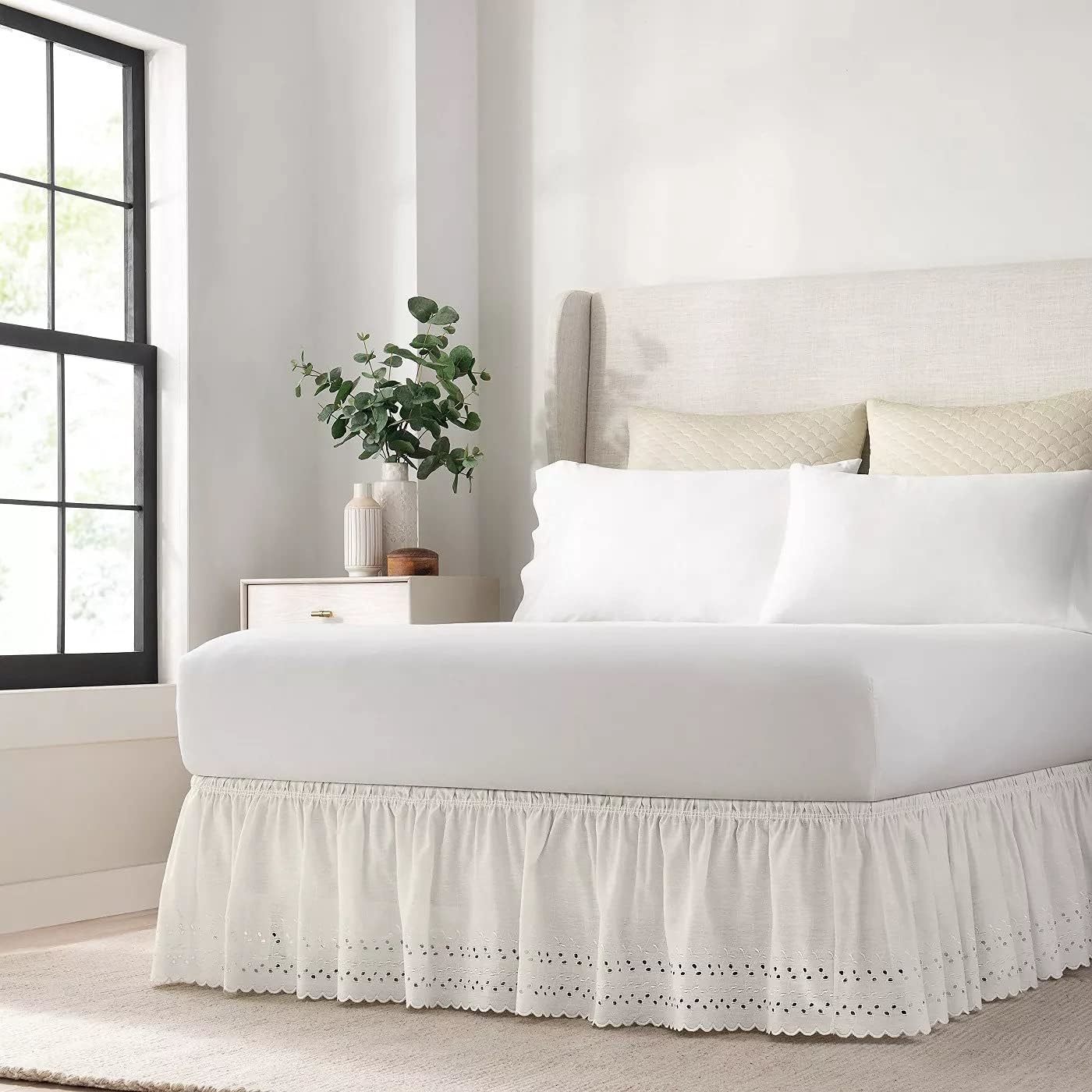 Factory hot sale premium quality wrinkle fade resistant hollow out wrap around elastic solid ruffled bed skirt with 15-18 Inch Tailored Drop
