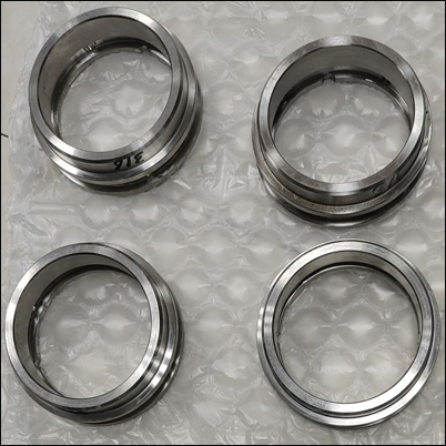 The difference between the water seal ring and the front water seal ring of the slurry pump