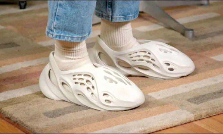 The trend of hole shoes, the more strange the shape, the more people love it