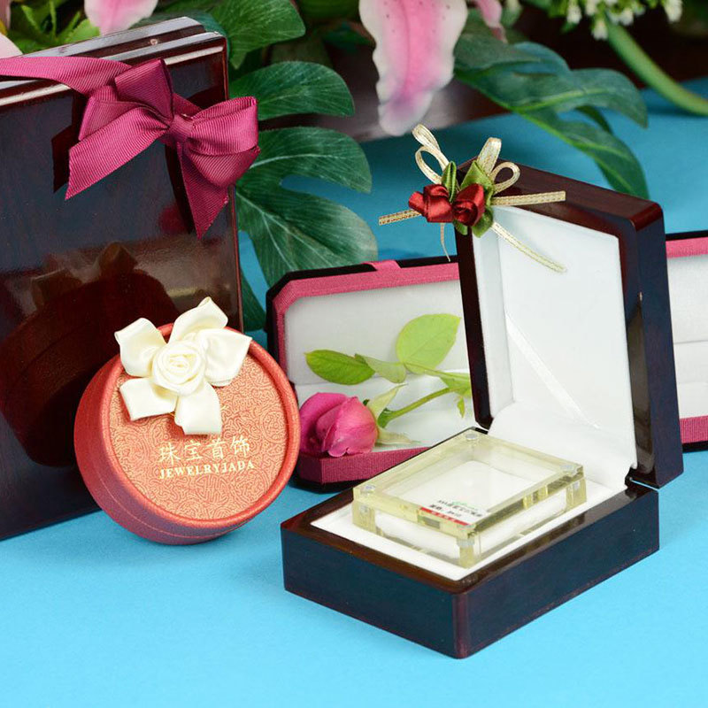 Ribbon flower
