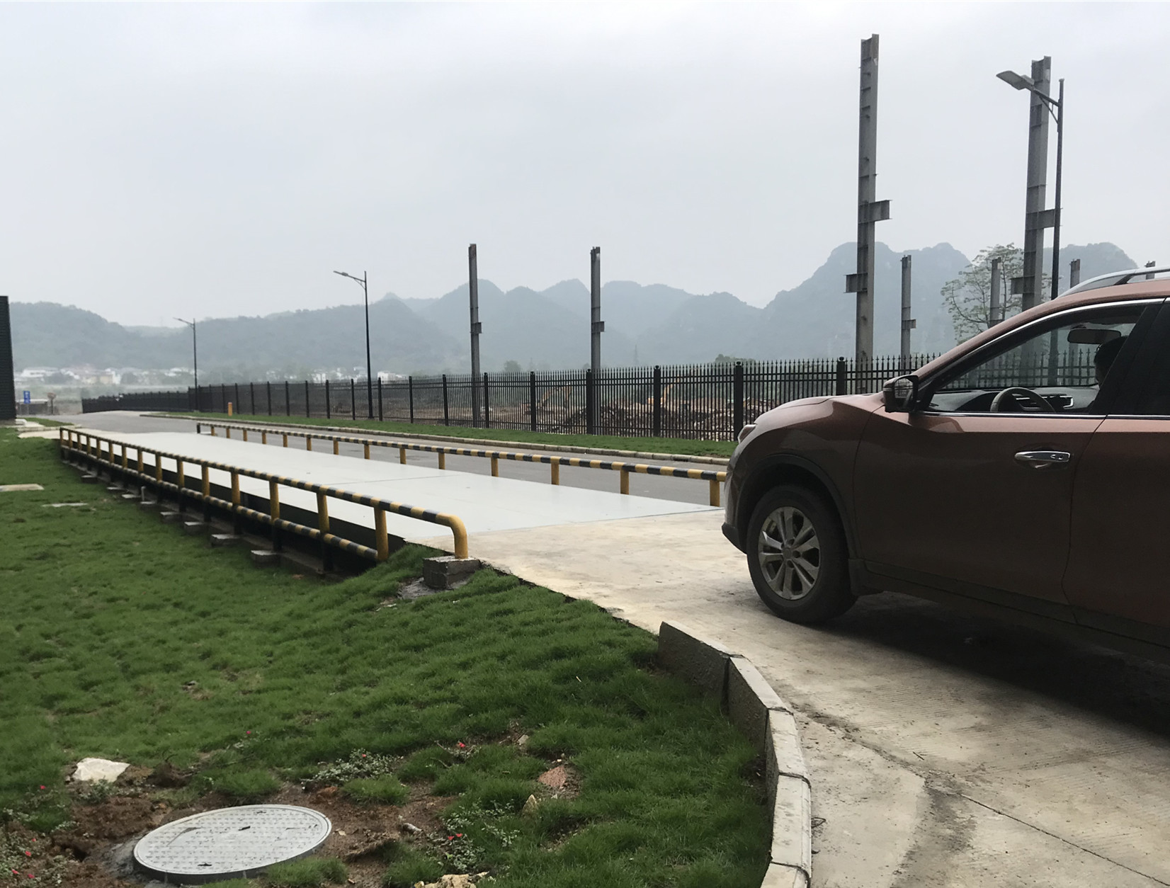 Example of Weighbridge Installation in Guangxi Dasheng Electric Power Equipment Co., Ltd