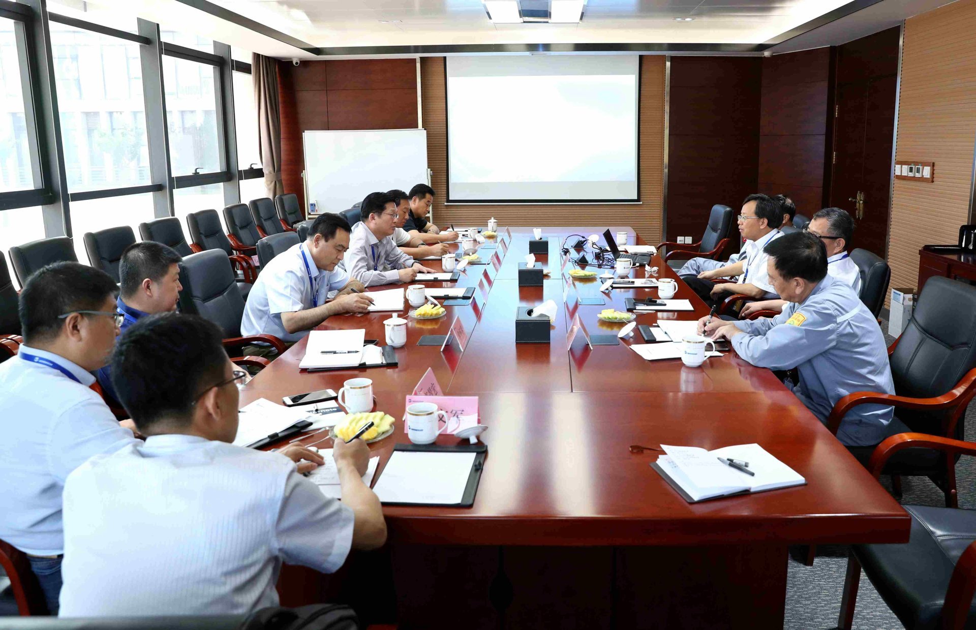 不忘初心、牢記使命
