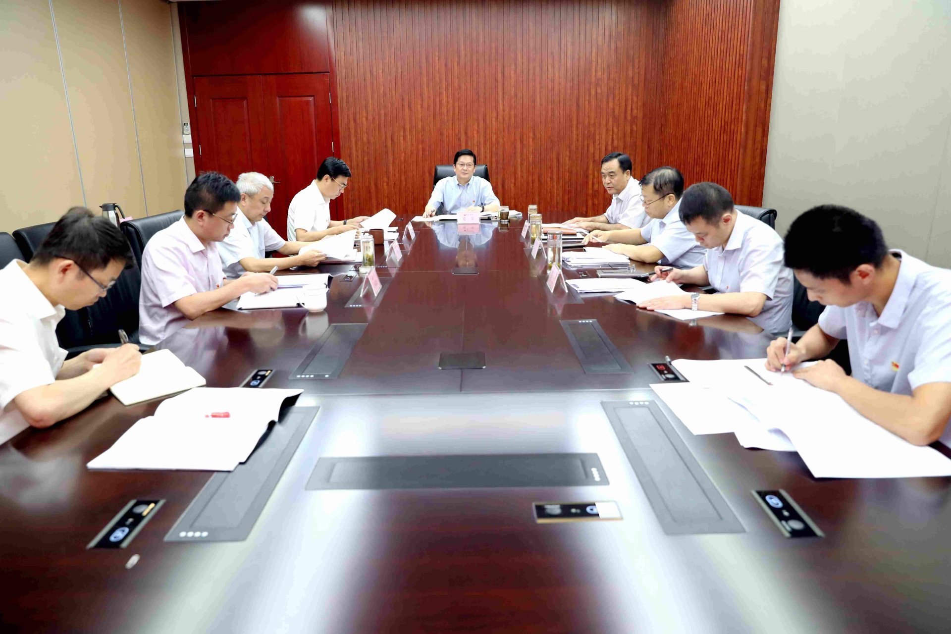不忘初心、牢記使命