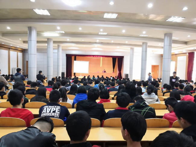 山东凯旋门国际集团团委组织举行法制讲座