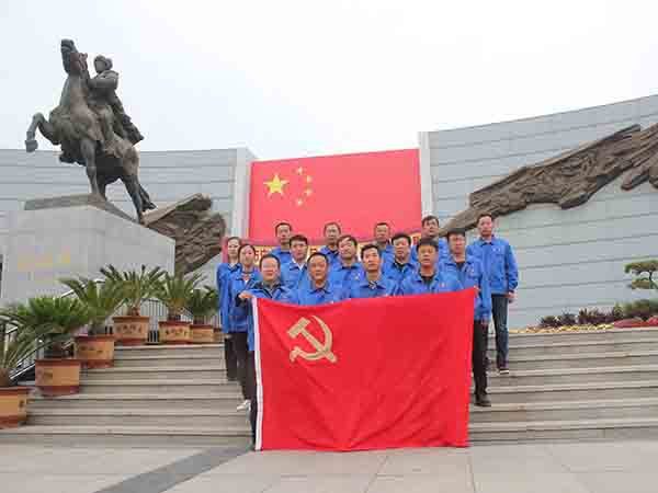 公司黨員代表參觀尚志紀念館