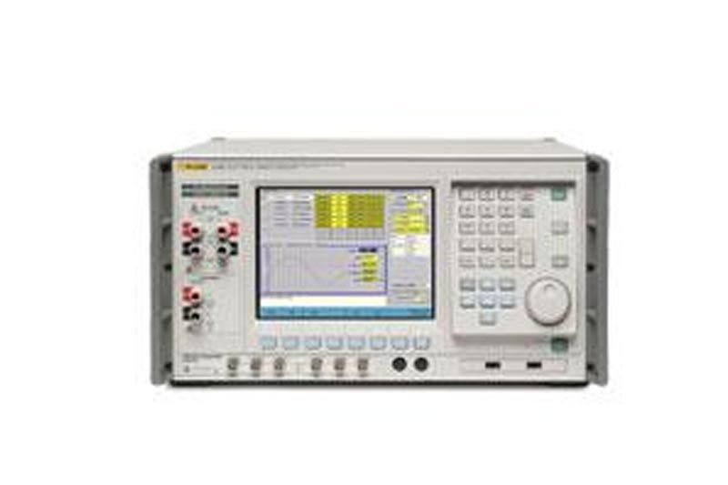 Fluke 6105A/6100B电能功率标准源