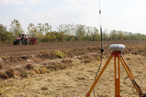 GPS技术将农机作业引向精准