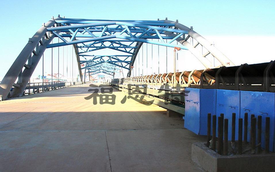 復合環氧樹脂復合型防腐大跨距電纜橋架在礦石碼頭應用