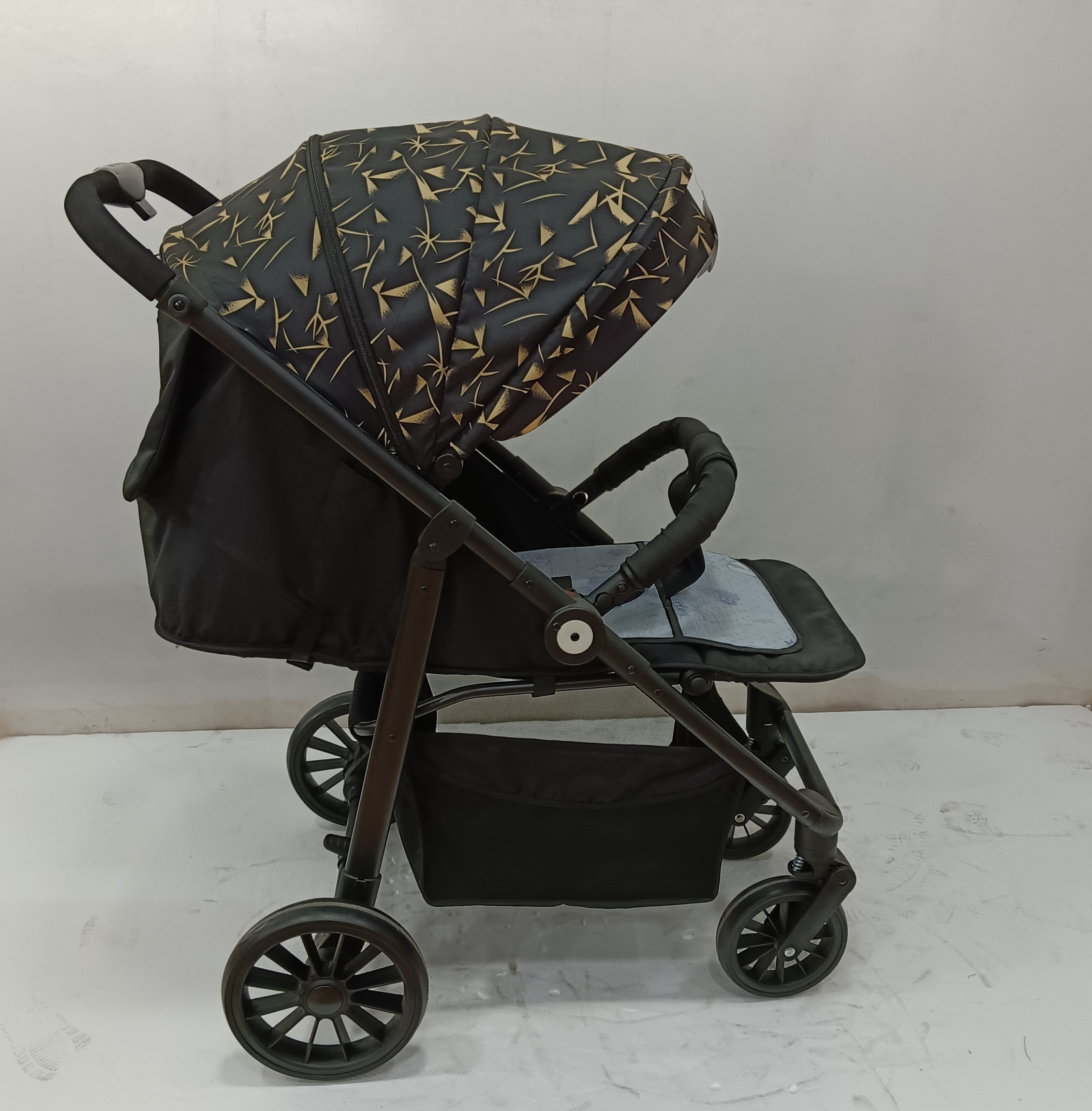 YH-N906 Factory Wholesale High Quality Easy Folding Portable Baby Stroller