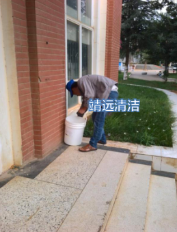 某高校消杀工作现场
